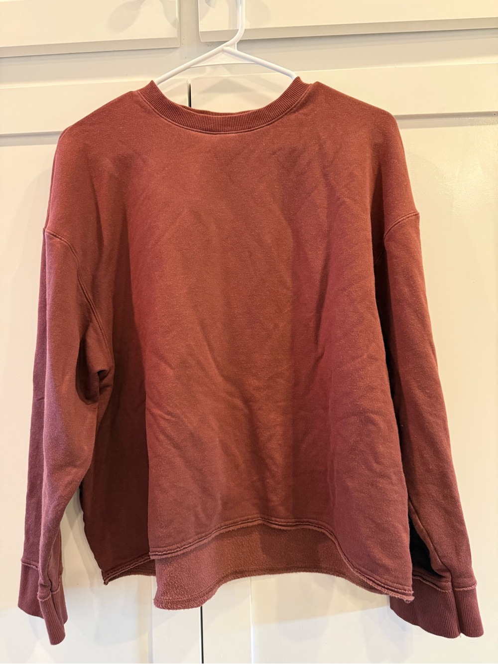 Nike Yoga Women’s L Rust Cropped Sweatshirt Dolman Sleeve Distressed Hem Swoosh